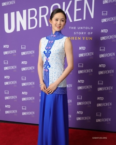 Principal dancer Angelia Wang wears a Qing dynasty-inspired gown designed by Shen Yun Artistic Director D.F.